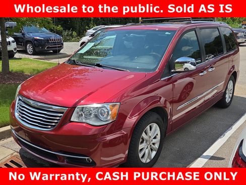 Used 2015 Chrysler Town & Country Limited Platinum FWD image 4