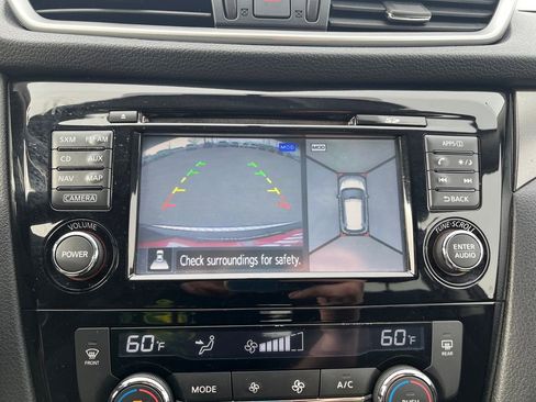 Used 2015 Nissan Rogue SV w/ SV Premium Package image 16