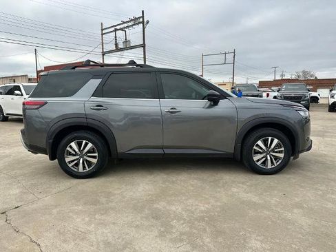 Certified 2023 Nissan Pathfinder SL image 7