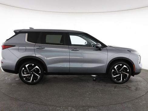 Used 2024 Mitsubishi Outlander SE FWD image 14