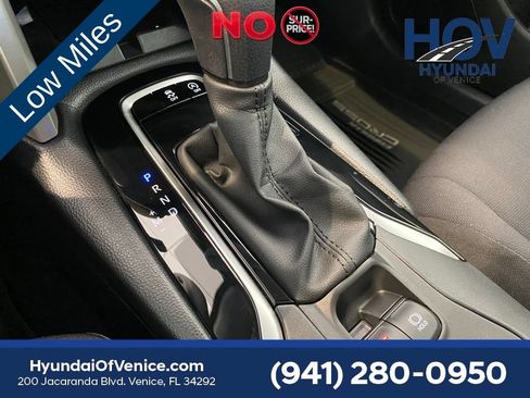 Used 2024 Toyota Corolla Cross LE w/ Moonroof Package FWD image 17
