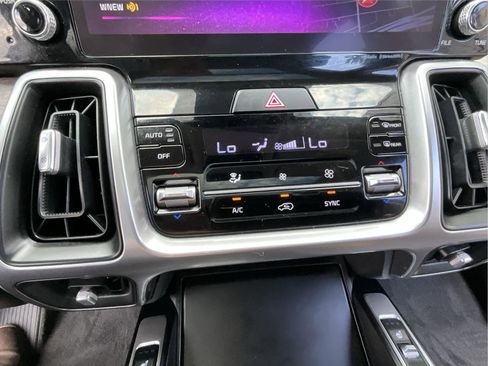Used 2023 Kia Sorento S w/ Panoramic Sunroof Package AWD/4WD image 17