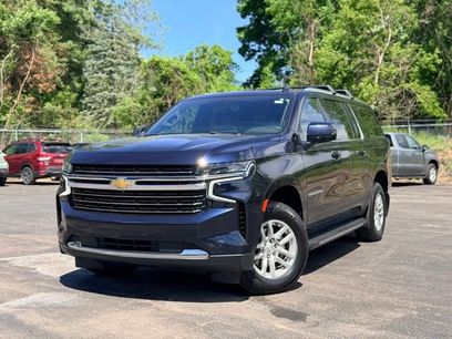Used 2022 Chevrolet Suburban LT w/ Luxury Package