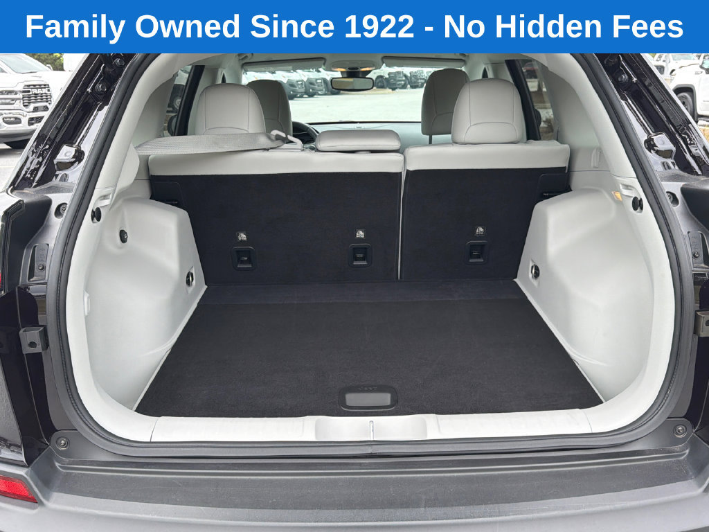 Used 2021 Jeep Cherokee Latitude Lux FWD image 18