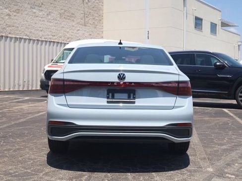 Used 2025 Volkswagen Jetta Sport FWD image 5
