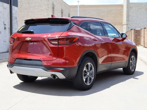 Used 2023 Chevrolet Blazer LT w/ Convenience Package FWD image 3