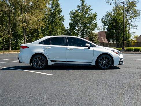Used 2023 Toyota Corolla SE FWD image 4