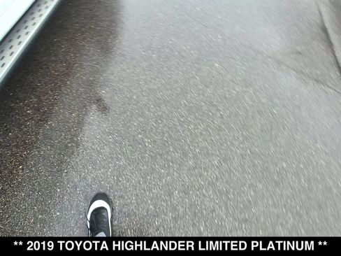 Used 2019 Toyota Highlander Limited Platinum AWD/4WD image 26