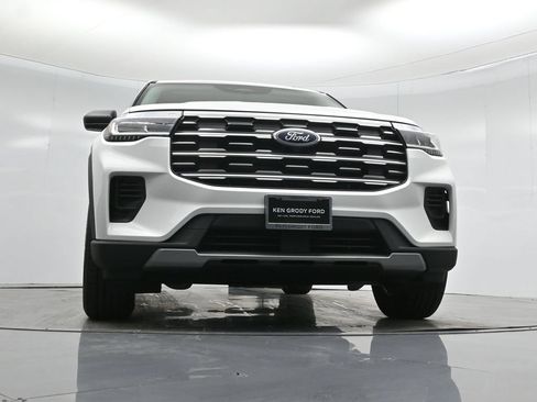 New 2026 Ford Explorer Active RWD image 47