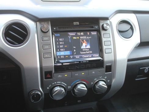 Used 2015 Toyota Tundra SR AWD/4WD image 17