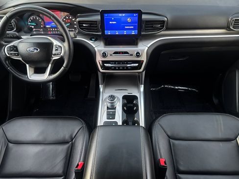 Certified 2022 Ford Explorer XLT w/ Equipment Group 202A image 14