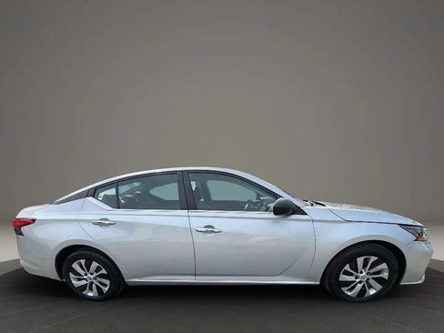 Used 2024 Nissan Altima 2.5 S FWD image 4