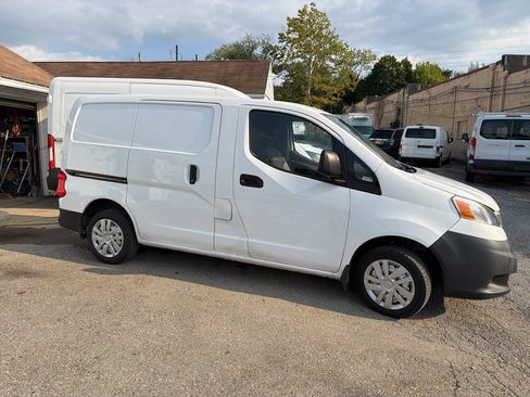 Used 2018 Nissan NV200 S FWD image 4