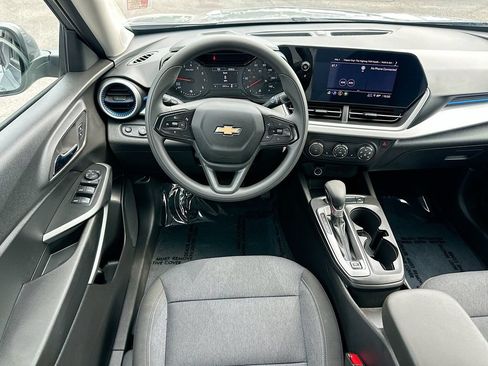 Certified 2024 Chevrolet Trax LS w/ LS Convenience Package FWD image 20