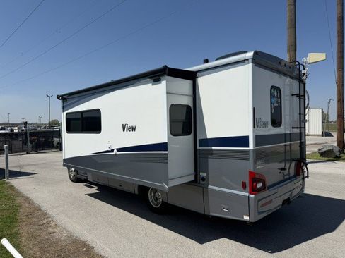 Used 2019 Mercedes-Benz Sprinter 3500 image 4