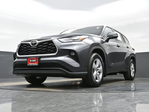 Used 2024 Toyota Highlander LE image 28