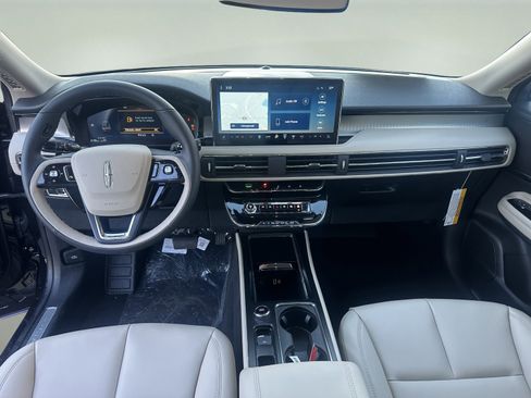 New 2026 Lincoln Corsair Premiere image 11