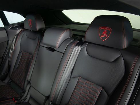 Used 2024 Lamborghini Urus S AWD/4WD image 40