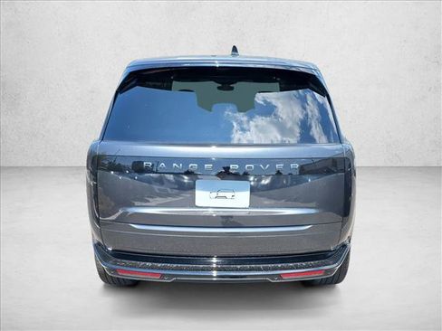 New 2025 Land Rover Range Rover Long Wheelbase SE image 6