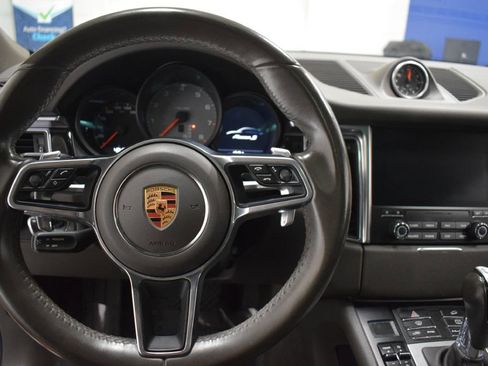 Used 2018 Porsche Macan S image 9