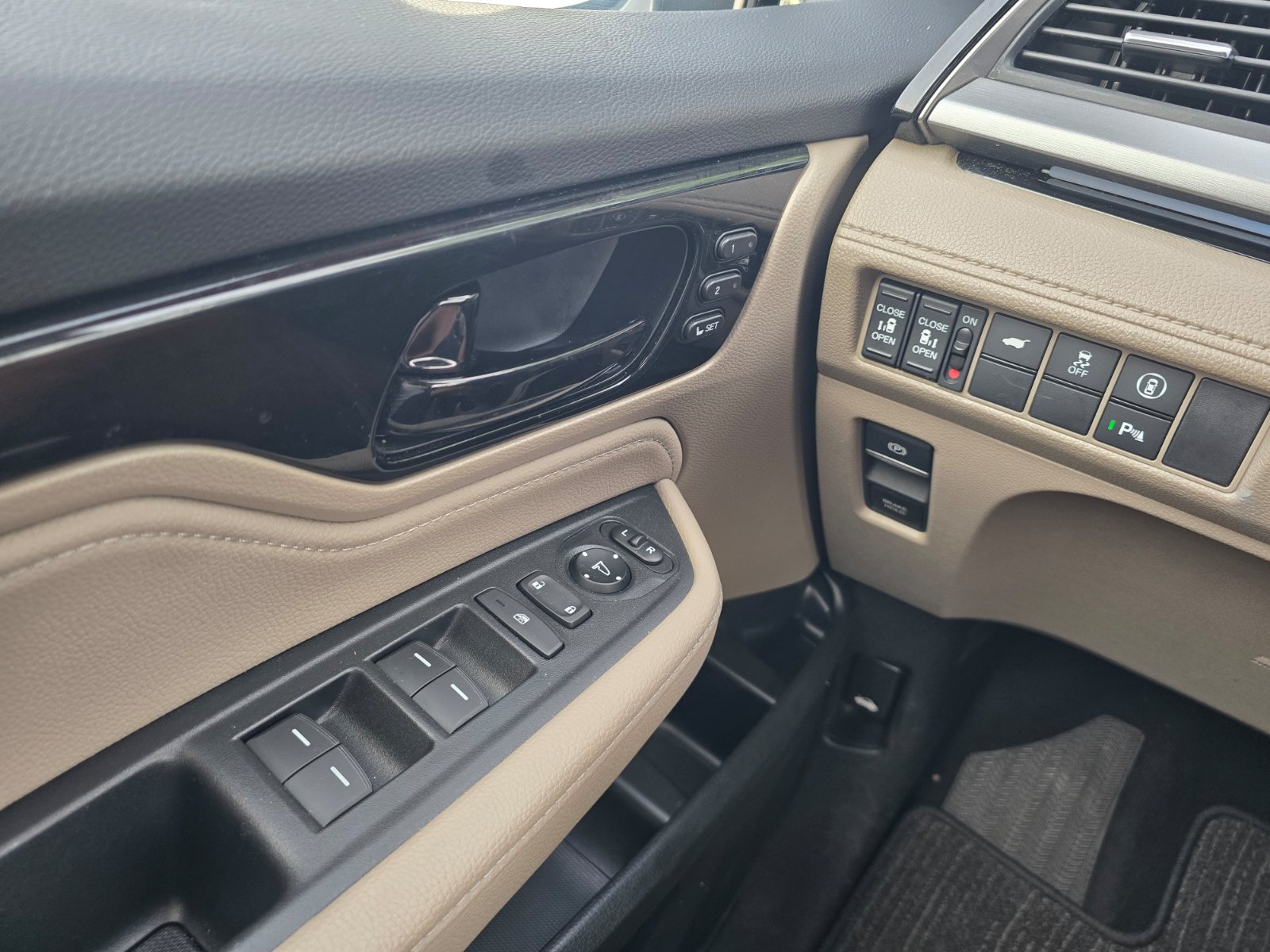 Used 2023 Honda Odyssey Touring image 22