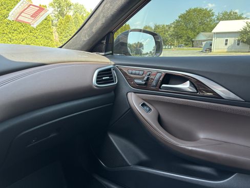 Used 2019 INFINITI QX30 AWD w/ Proassist Package image 23