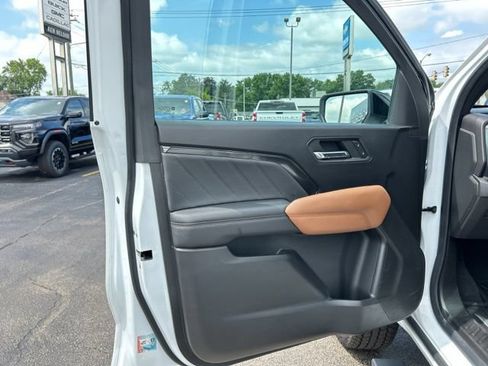 Certified 2023 GMC Canyon AT4 w/ Technology Package AWD/4WD image 24