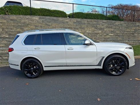 Used 2024 BMW X7 xDrive40i w/ Premium Package image 7