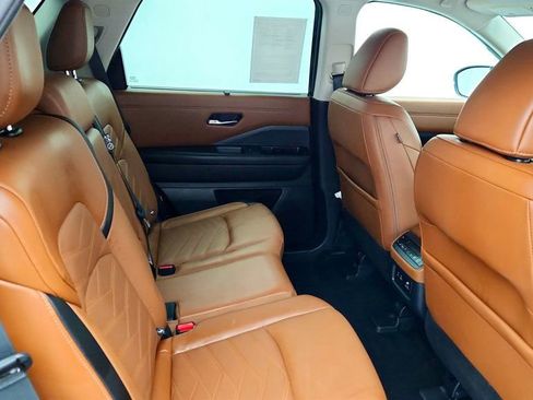 Used 2023 Nissan Pathfinder Platinum w/ Black Appearance Package image 25