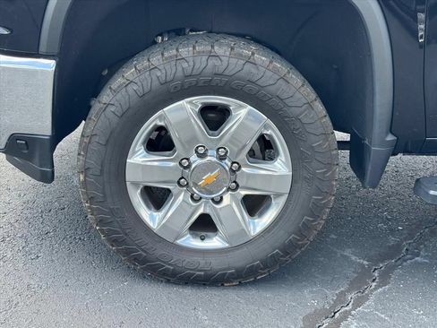 Used 2023 Chevrolet Silverado 2500 LTZ w/ LTZ Plus Package AWD/4WD image 9