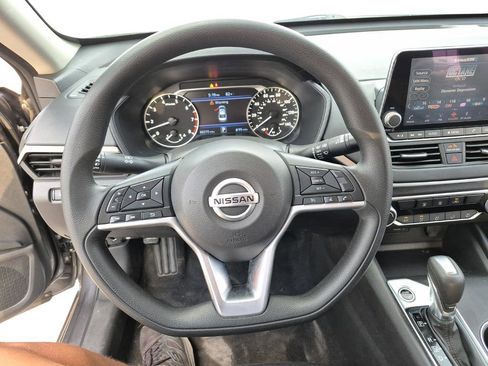 Used 2022 Nissan Altima 2.5 SV FWD image 20