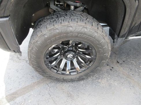 Used 2024 GMC Sierra 2500 Denali Ultimate AWD/4WD image 16