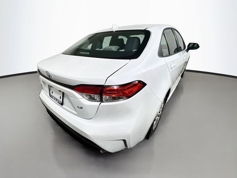 Used 2026 Toyota Corolla LE FWD image 4