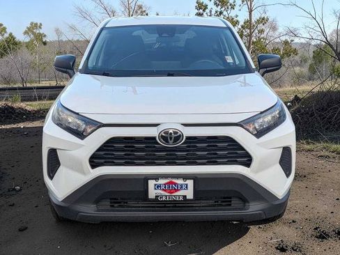Used 2022 Toyota RAV4 LE w/ Carpet Mat Package (TMS) AWD/4WD image 9