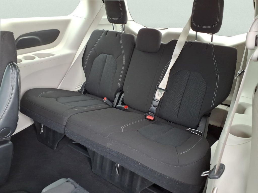 Used 2023 Chrysler Voyager LX FWD image 24