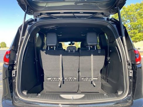 New 2026 Chrysler Pacifica Select image 10