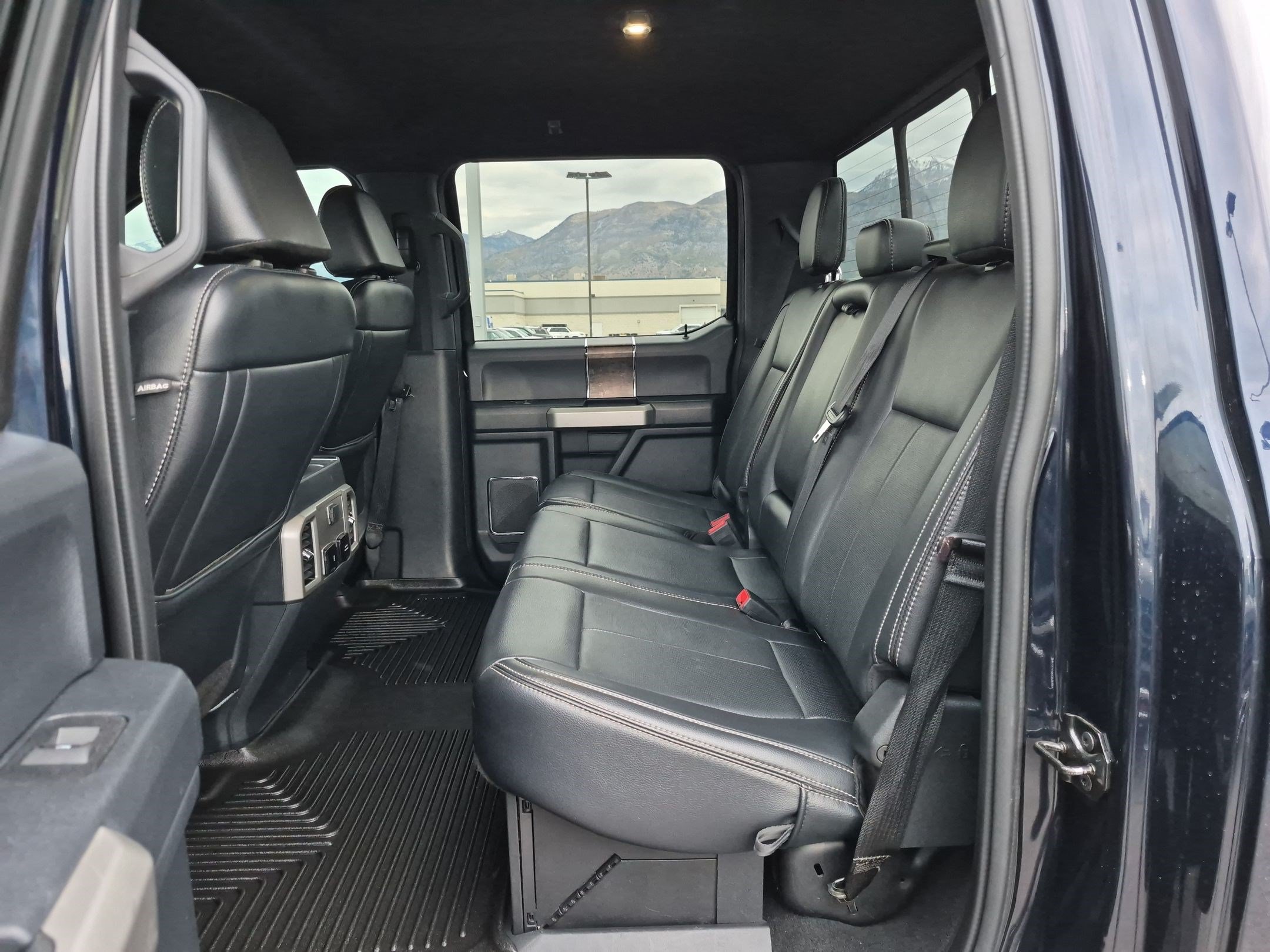 Used 2022 Ford F350 Lariat w/ Tremor Off-Road Package AWD/4WD image 27