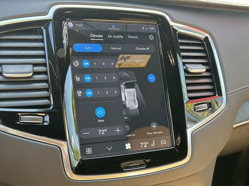 Certified 2023 Volvo XC90 T8 Ultimate image 12