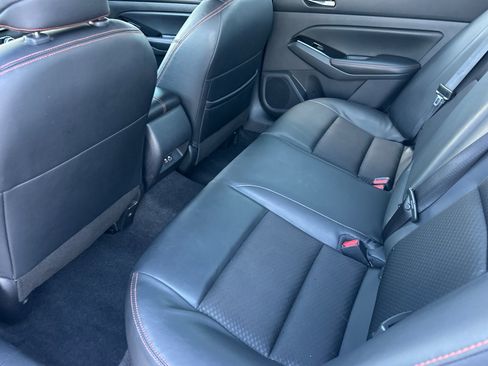 Used 2024 Nissan Altima 2.5 SR image 12