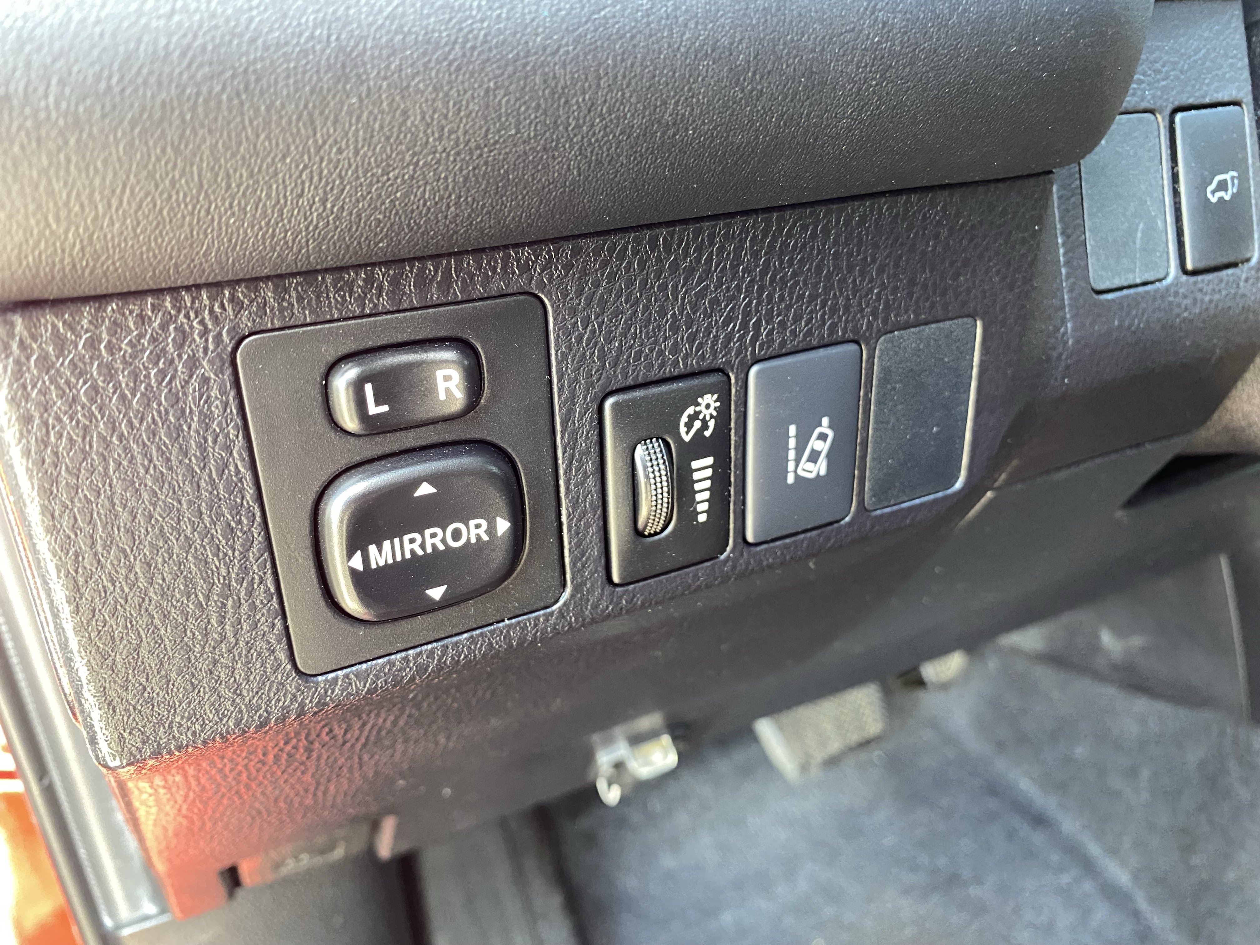 Used 2017 Toyota RAV4 XLE w/ Carpet Mat Package FWD image 20