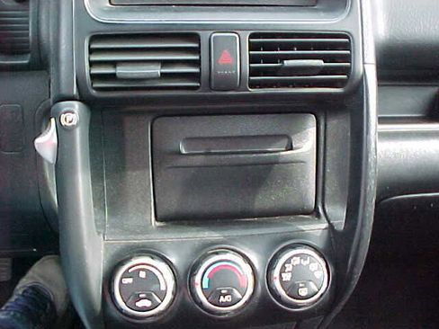 Used 2003 Honda CR-V LX image 17