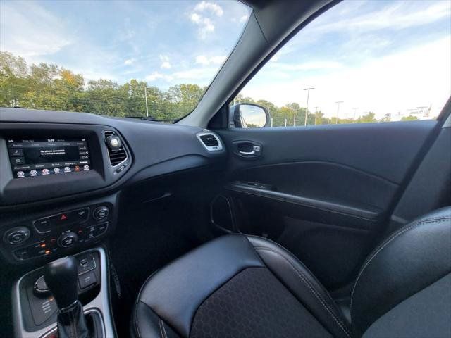 Used 2020 Jeep Compass Latitude w/ Cold Weather Group AWD/4WD image 20