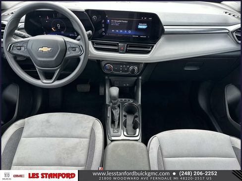 Used 2025 Chevrolet TrailBlazer LT FWD image 14