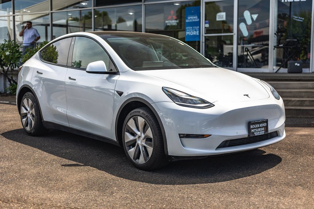 Used 2021 Tesla Model Y Long Range AWD/4WD image 6