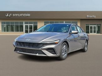Used 2024 Hyundai Elantra SEL FWD video 1