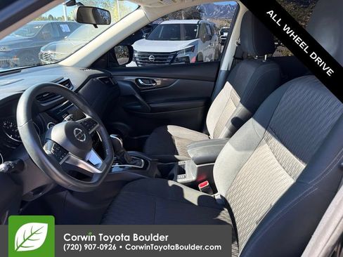 Used 2017 Nissan Rogue SV AWD/4WD image 23