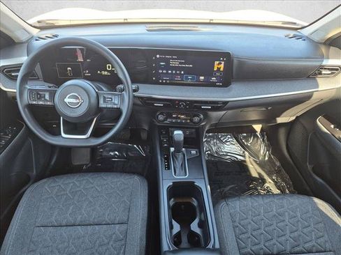 Used 2026 Nissan Kicks SV FWD image 16