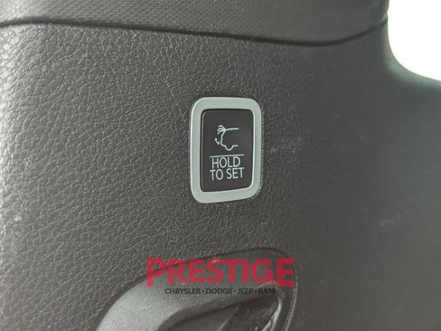 Used 2024 Jeep Wagoneer Series II w/ Flexible Seating Group RWD image 11