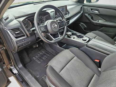 Used 2024 Nissan Rogue SV image 9