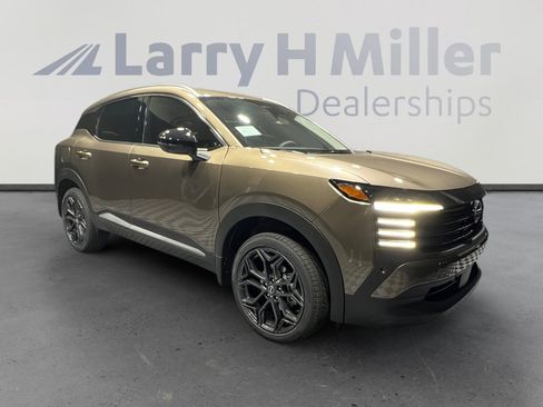 New 2026 Nissan Kicks SR image 7